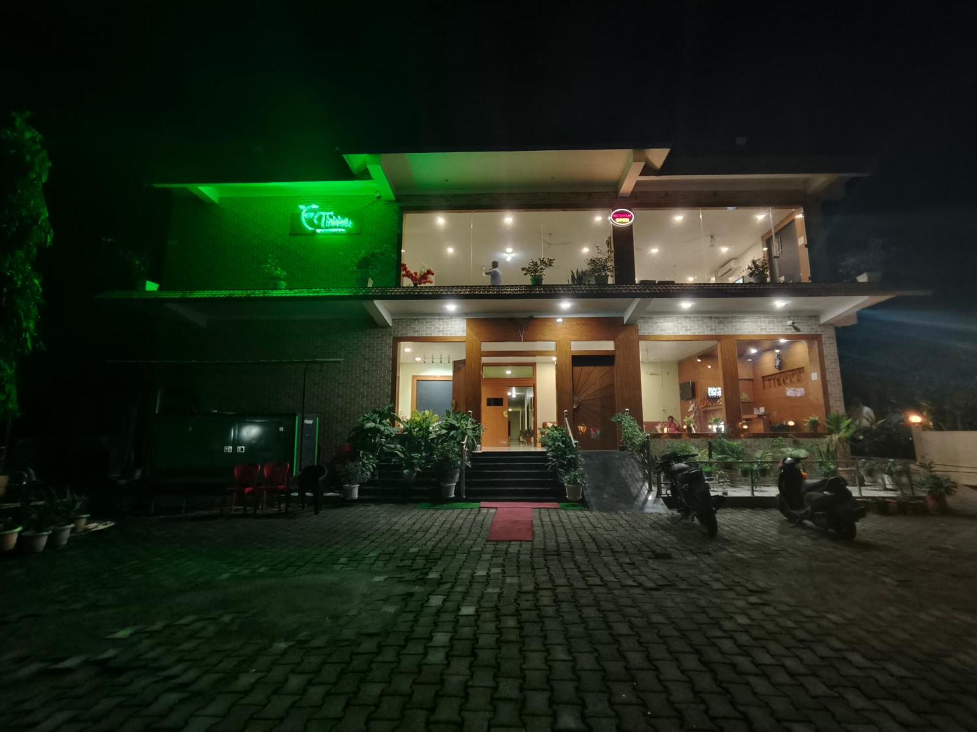 Tierra Hotel Cum Restaurant Kāziranga 외부 사진