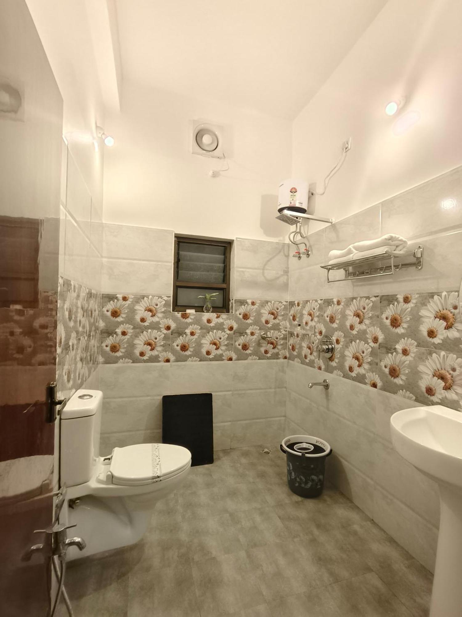 Tierra Hotel Cum Restaurant Kāziranga 외부 사진